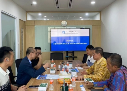 东盟自助展 VEND ASEAN 组委会今日携手中国商务广告协会广告工程与展示委员会刘音会长，拜访印尼零售商和购物中心租户协会（HIPPINDO），双方围绕印尼零售市场现状、趋势及机遇展开深入交流。